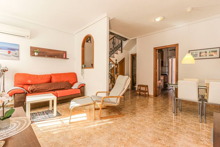 Image No.6-3 Bed Townhouse for sale