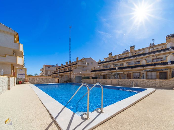 Image No.1-3 Bed Townhouse for sale