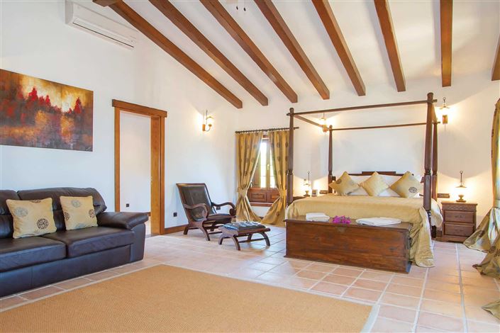 Image No.28-5 Bed House for sale