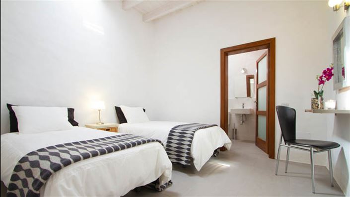 Image No.12-6 Bed House for sale