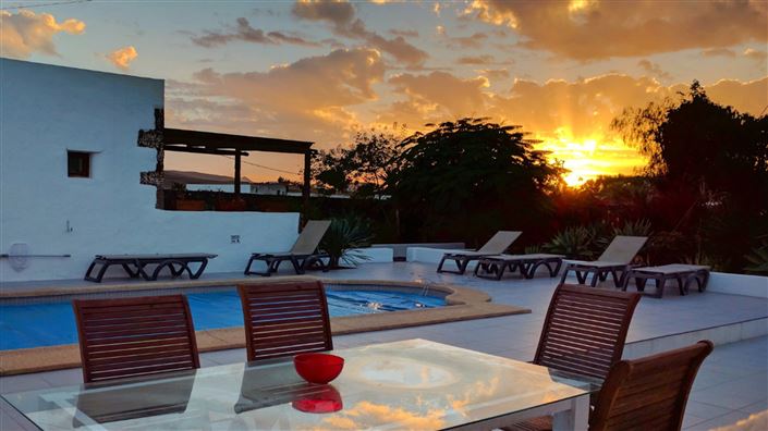 Image No.2-6 Bed House for sale