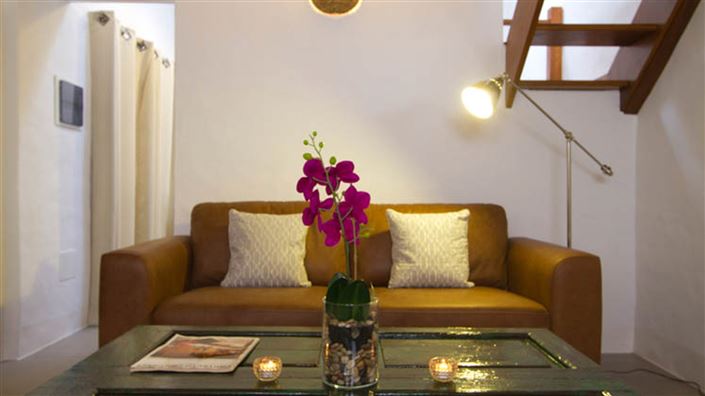 Image No.8-6 Bed House for sale