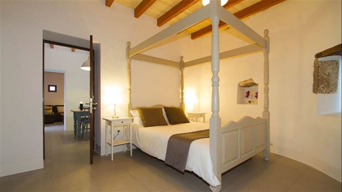 Image No.9-6 Bed House for sale