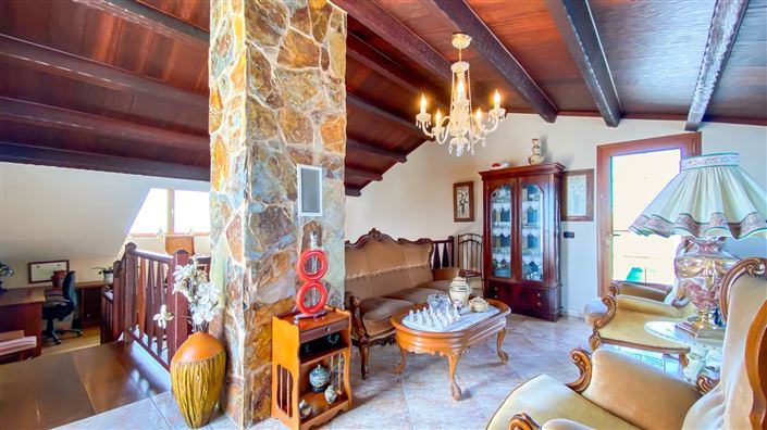 Image No.21-3 Bed House for sale