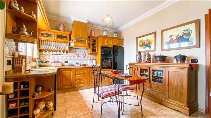 Image No.9-3 Bed House for sale