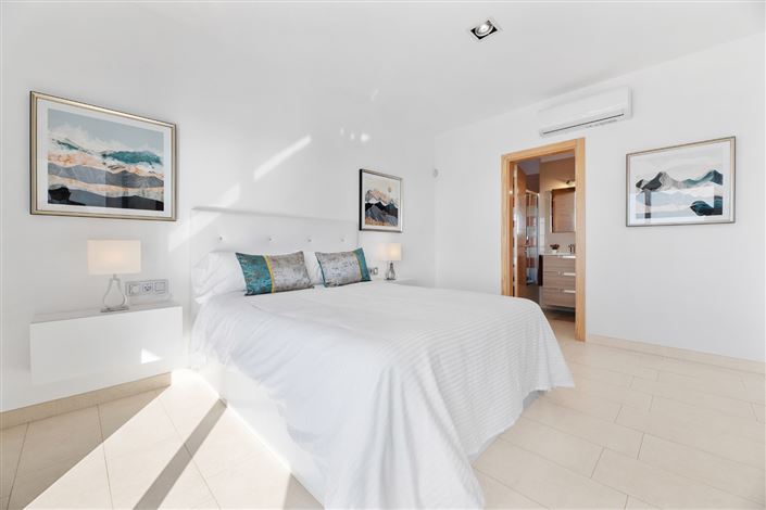 Image No.22-3 Bed Villa for sale