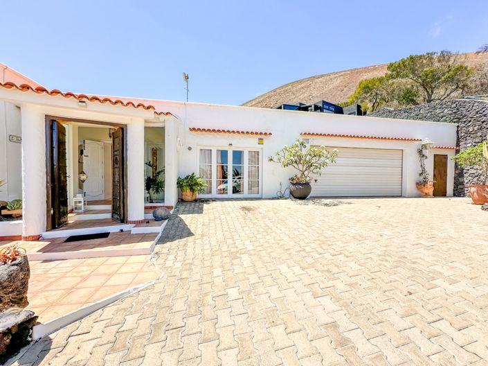 Image No.7-6 Bed Villa for sale