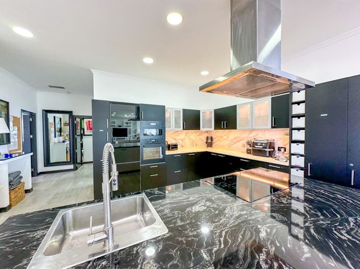 Image No.19-4 Bed Villa for sale