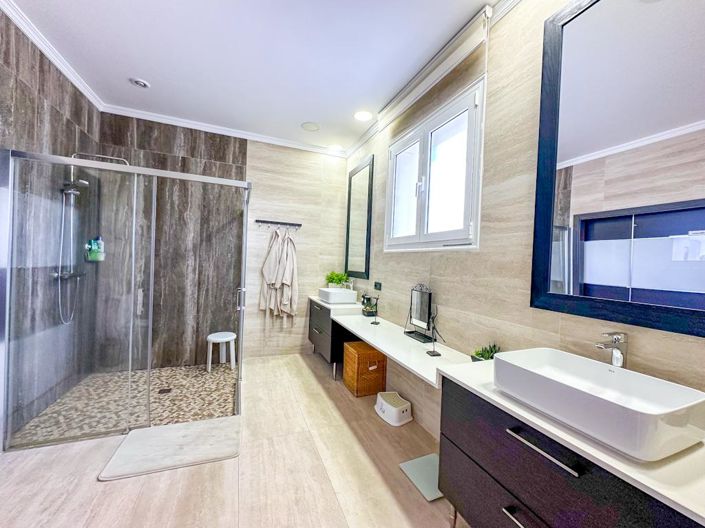 Image No.23-4 Bed Villa for sale