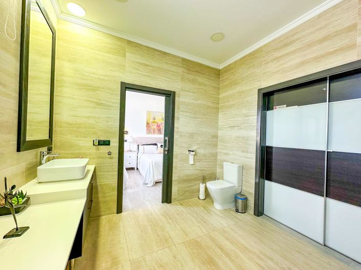 Image No.24-4 Bed Villa for sale