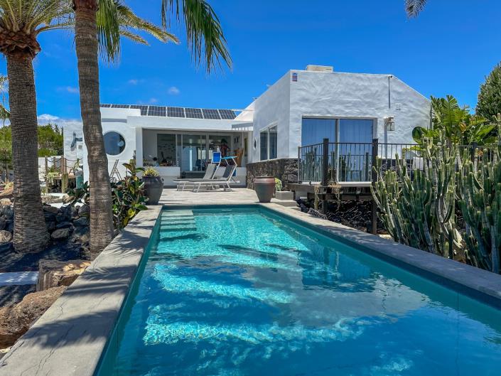 Image No.3-4 Bed Villa for sale