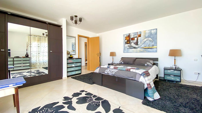 Image No.15-6 Bed Villa for sale