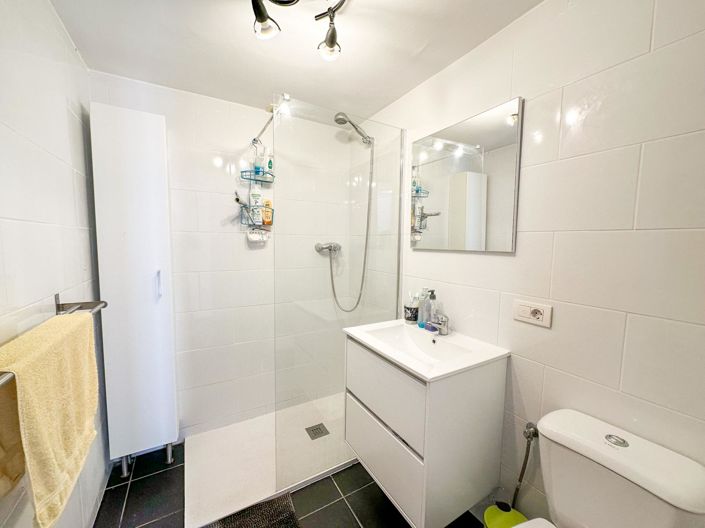 Image No.21-2 Bed Apartment for sale