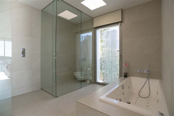 Image No.29-3 Bed Villa for sale