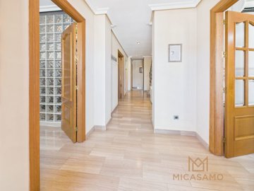 9678brightandpracticalfamilyhomeclosetothemar