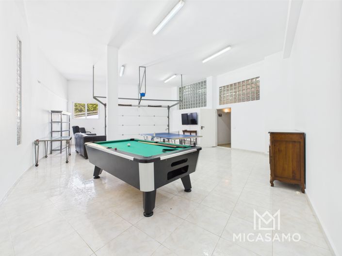 Image No.11-7 Bed Villa for sale