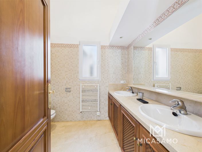 Image No.12-7 Bed Villa for sale