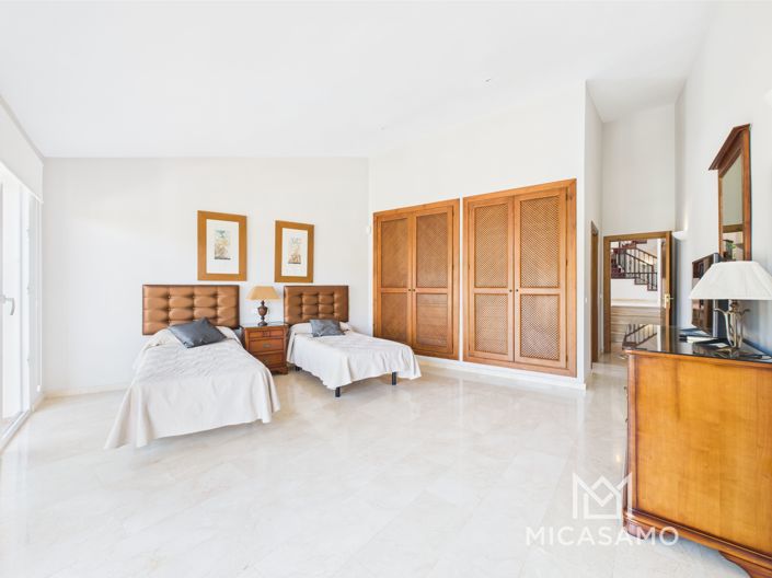 Image No.14-7 Bed Villa for sale