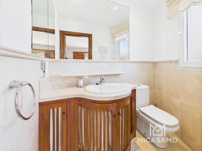 Image No.15-7 Bed Villa for sale