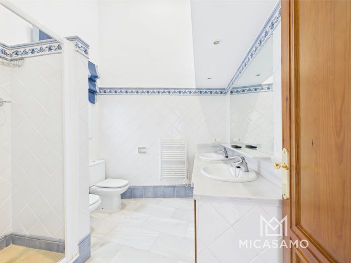 Image No.19-7 Bed Villa for sale