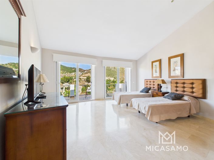 Image No.20-7 Bed Villa for sale