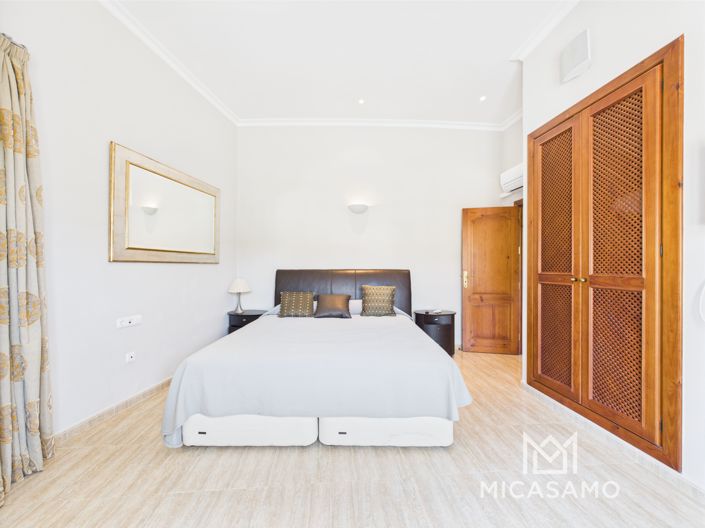 Image No.24-7 Bed Villa for sale