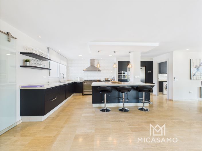 Image No.9-7 Bed Villa for sale