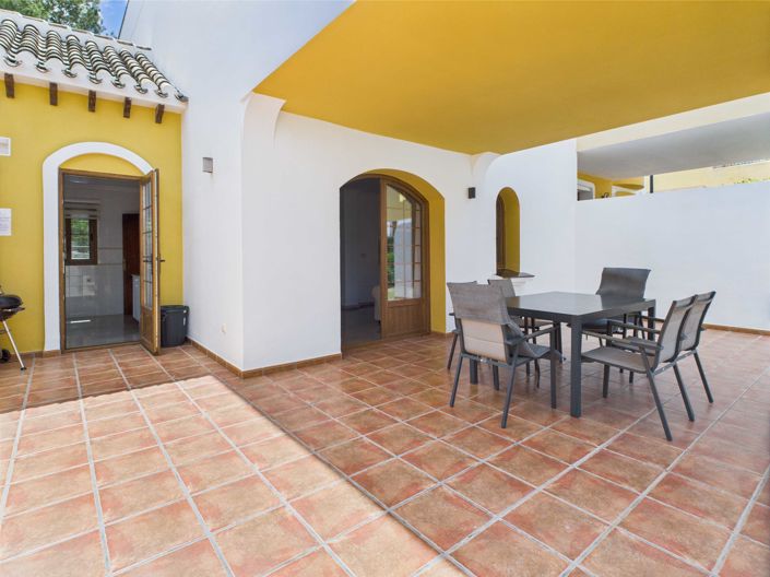 Image No.15-2 Bed Townhouse for sale