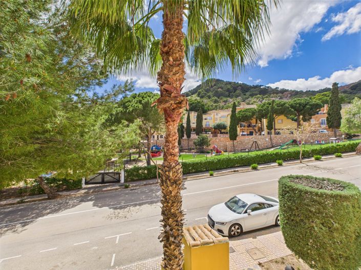 Image No.16-2 Bed Townhouse for sale