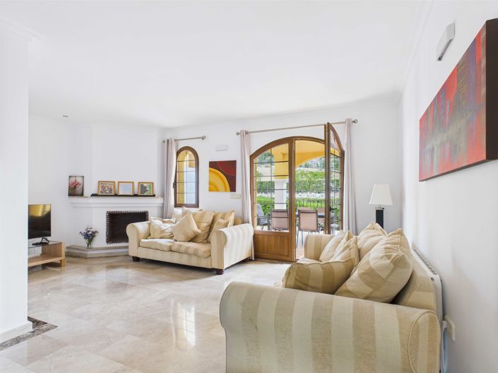 Image No.5-2 Bed Townhouse for sale