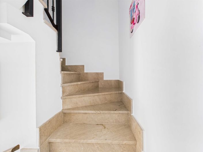 Image No.8-2 Bed Townhouse for sale