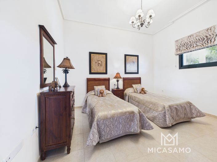 Image No.15-5 Bed Villa for sale