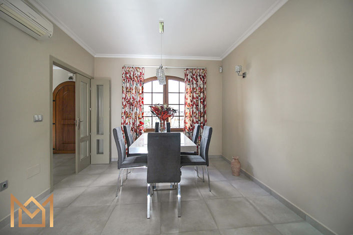 Image No.10-3 Bed Townhouse for sale