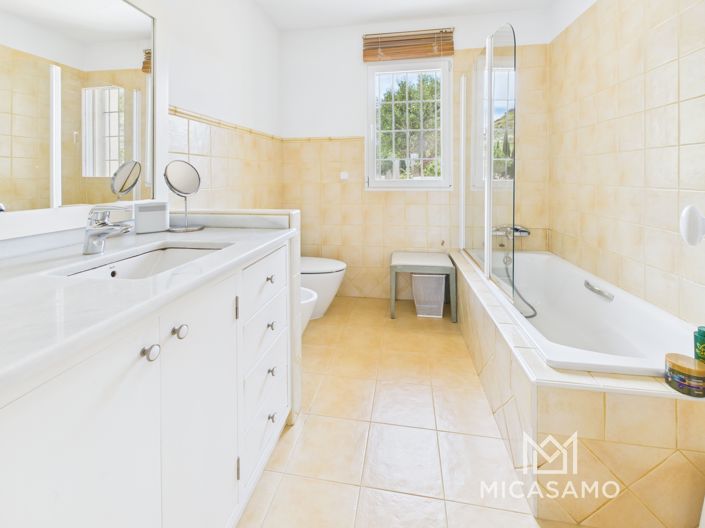 Image No.12-4 Bed Villa for sale