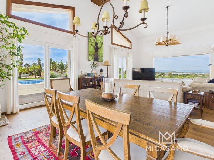 Image No.2-4 Bed Villa for sale