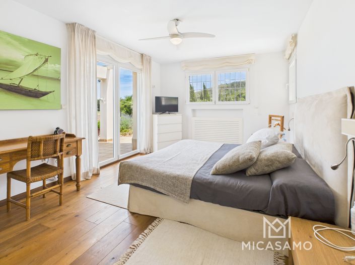 Image No.3-4 Bed Villa for sale