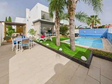 9761stylishmodernvillainmardecristal7c3bedroo