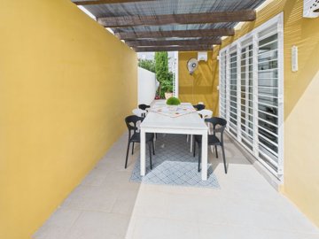9761stylishmodernvillainmardecristal7c3bedroo