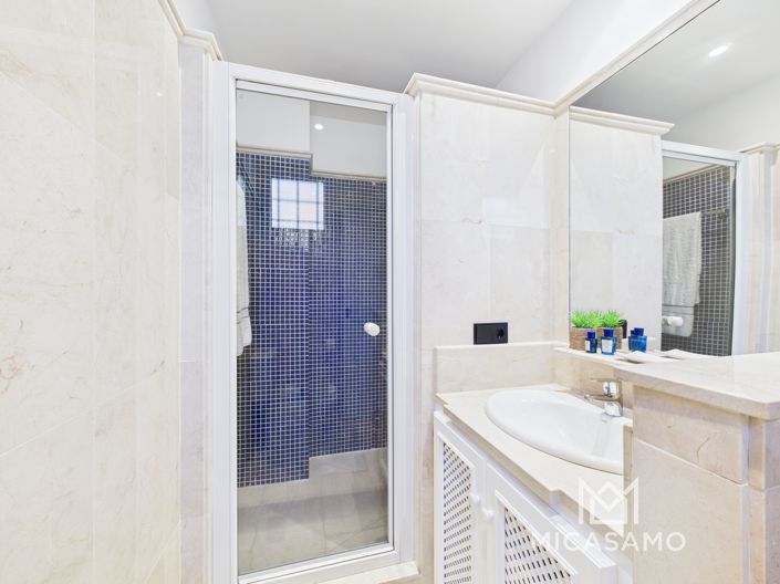 Image No.20-7 Bed Villa for sale