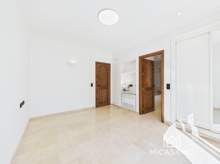 Image No.33-7 Bed Villa for sale