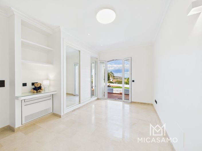 Image No.40-7 Bed Villa for sale