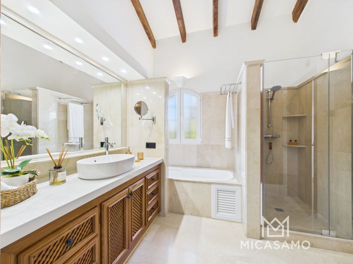 Image No.42-7 Bed Villa for sale