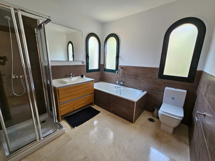 Image No.38-6 Bed Villa for sale