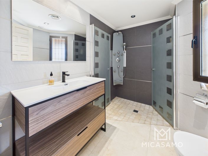 Image No.19-5 Bed Villa for sale