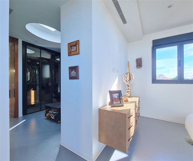 Image No.24-3 Bed Villa for sale