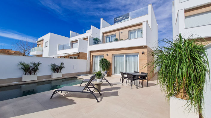 Image No.1-3 Bed Villa for sale