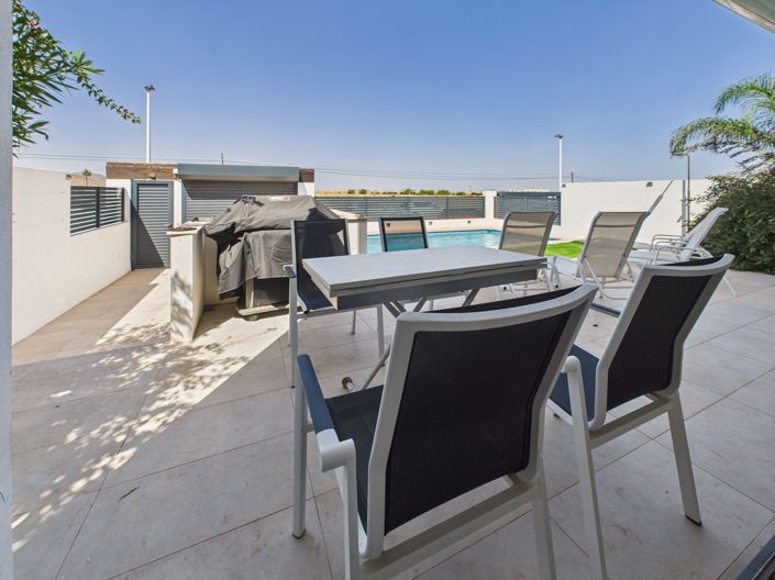 Image No.2-3 Bed Villa for sale