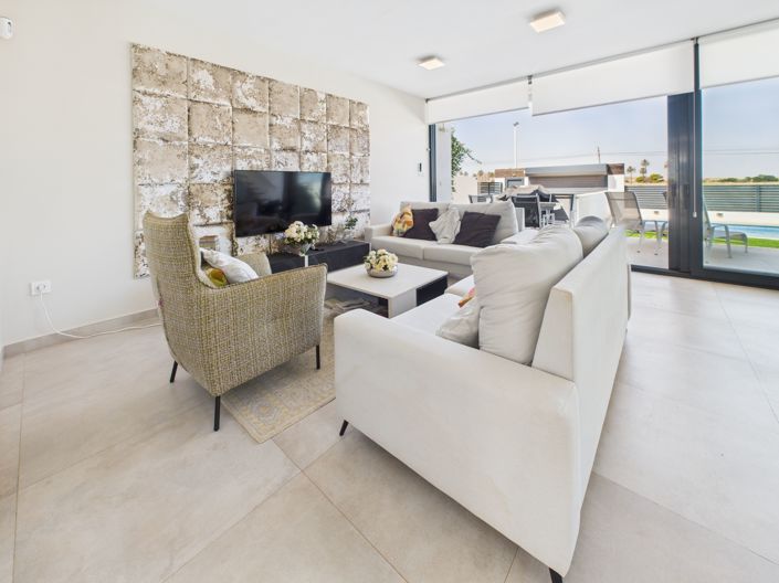 Image No.3-3 Bed Villa for sale