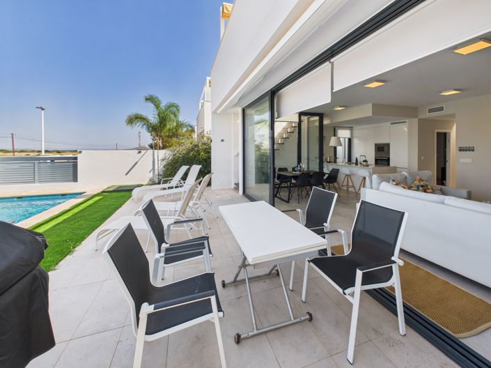 Image No.9-3 Bed Villa for sale