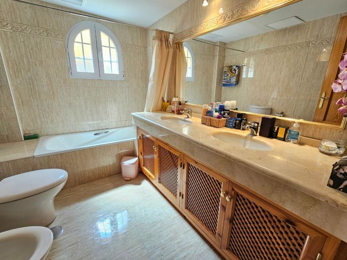 Image No.13-3 Bed Villa for sale